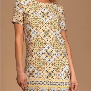 Lulus yellow print short sleeve shift dress